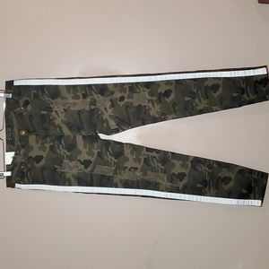 F21 Plus Size Camo Skinny Ripped Jeans